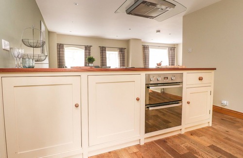 Airton Cottage | 9 RIVERSIDE WALK, pet friendly, character holiday cottage in Gargrave