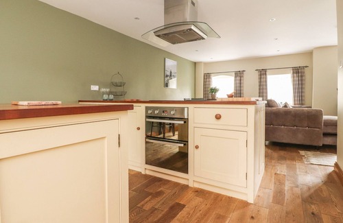 Airton Cottage | 9 RIVERSIDE WALK, pet friendly, character holiday cottage in Gargrave