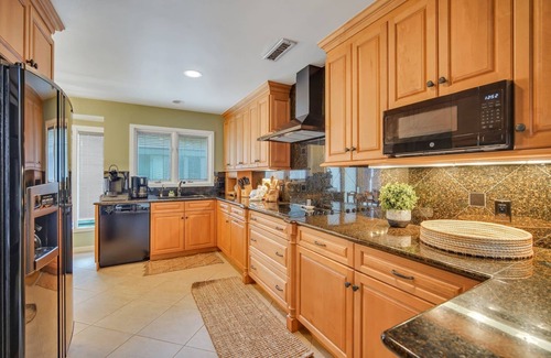 Beach Lagoon House | 9 Turtle Lane Club - Waterfront Complex!