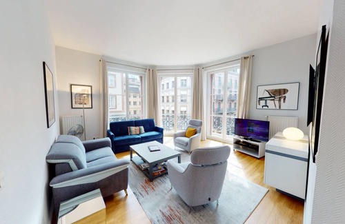 Historic Center Apartment | 90 m² Apartment ∙ 2 bedrooms ∙ 6 guests