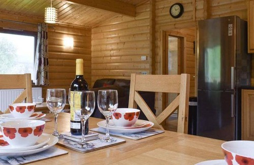 Somerton Ski Chalet | 90 m² Chalet ∙ 3 bedrooms ∙ 6 guests