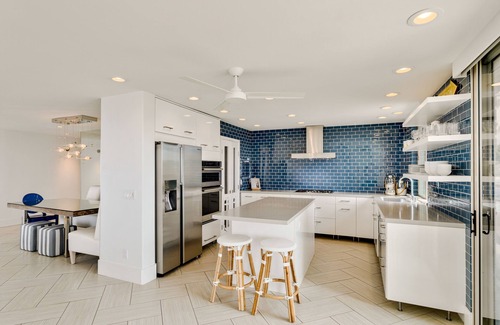Village of La Jolla Condo | 9000 a month, special thru Dec.We only rent monthly.Prime Front Row Ocean View!