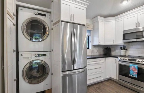 Palm Beach Gardens Cottage | 904 Club Drive: Quaint & Beautiful PGA National Club Cottage