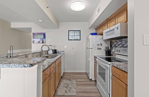 Cherry Grove Beach Condo | 910 @ The Oceans in Cherry Grove - 1 Bedroom Ocean Front