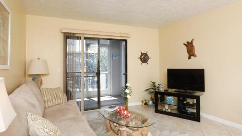 Grove City House | 9141 Lake #102