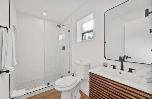 Victoria Park Apartment | 921 Apartment 4