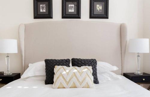 Richmond North House | 94 Highett - 5 bedroom, 3 car parks - Luxury House