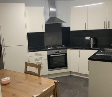 Purley Apartment | 949 Brighton Road purley
