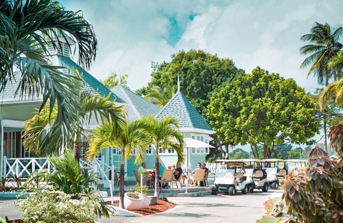 Lowlands Hotel | 95 m² Hotel ∙ 127 guests