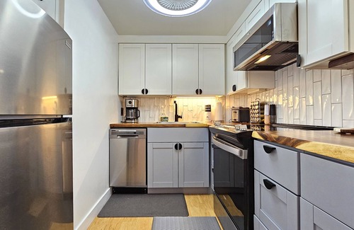 Diamond Head - Kapahulu - St. Louis Apartment | 9th Floor Studio Apt, Full kitchen & Insane views!