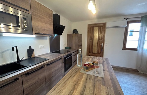 Monacia-d'Aullene Apartment | A 10 mn des Plages, Appartement Refait à Neuf au Cœur D'un Village Authentique