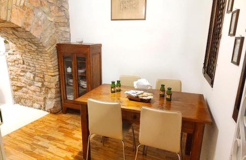Assisi Apartment | A 110 mt dalla Basilica e a 8 minuti da San Carlo Acutis - ALL'OMBRA DI SAN FRANCESCO - La nostra Forza è la Presenza Live 24-24, MyAssisiSuite, più di un semplice Appartamento - MÓWIMY PO POLSKU