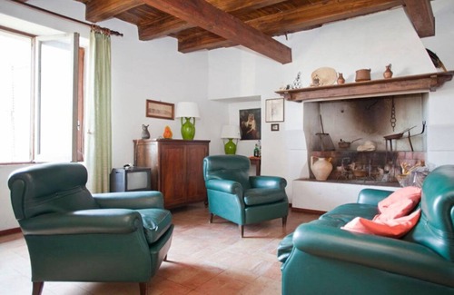 Monterubbiano House | A 16th Century house in a beautiful Marche village.