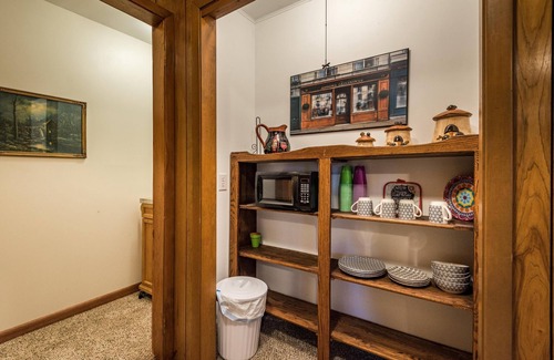 Barry County Apartment | A 1BR Suite in the heart of Nashville