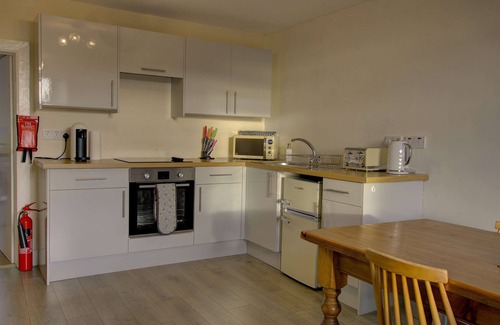 Helmsdale House | A 2-bedroom cottage overlooking the Helmsdale harbour.