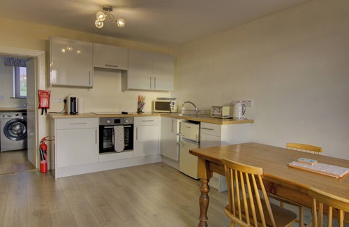 Helmsdale House | A 2-bedroom cottage overlooking the Helmsdale harbour.