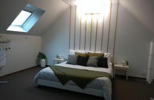 Neuil House | A 2 pas d AZAY