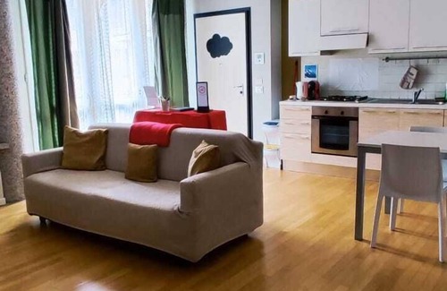 Somma Lombardo House | A&A Court