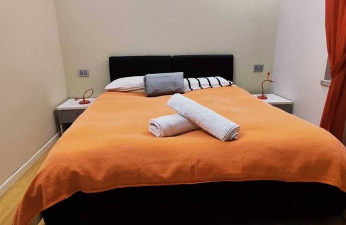 Somma Lombardo House | A&A Court