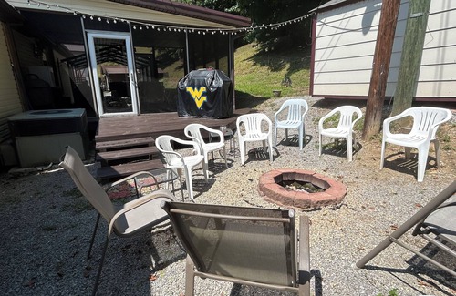Newtown House | A & B TRAIL HOUSE @ Hatfield-McCoy Trails, 5 Beds Plus Futon 2 Couches & 2 Baths