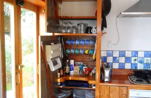 Piha House | A Beach House at Piha - beachfront romantic hideaway, prime South Piha Beach.