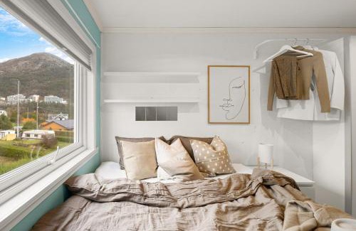 Laksevag Apartment | A beautiful 3-bedroom apartment with stunning views and free parking