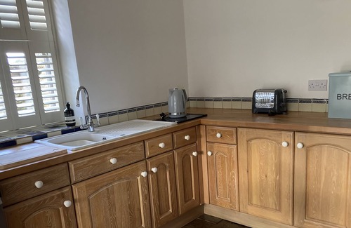 Ault Hucknall Cottage | A beautiful centuries old house, set in the rolling Derbyshire countryside south of the historic mar