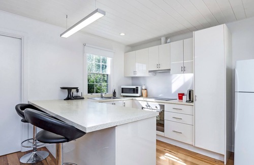 Port Fairy Cottage | A beautiful combination of old and news in this 4 bedroom cottage