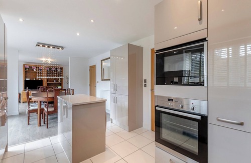Sheerness Cottage | A beautiful large house on an exclusive estate.