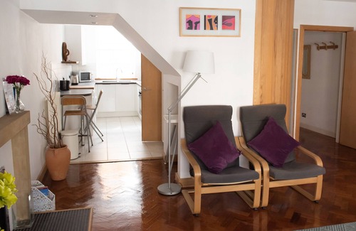 Old Town Apartment | A beautiful property steeped in history on Edinburgh's Royal Mile. Sleeps 6.