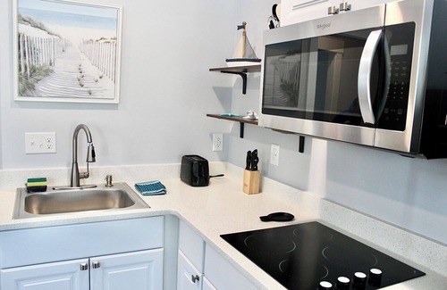 Ocean Isle Beach House | A beautiful tiny house in a beautiful little paradise for you to enjoy nature