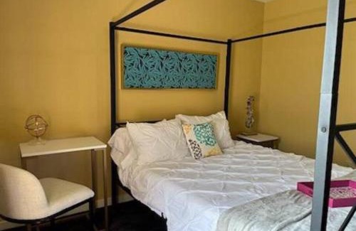 Tougaloo Apartment | A Bliss of Color Townhouse