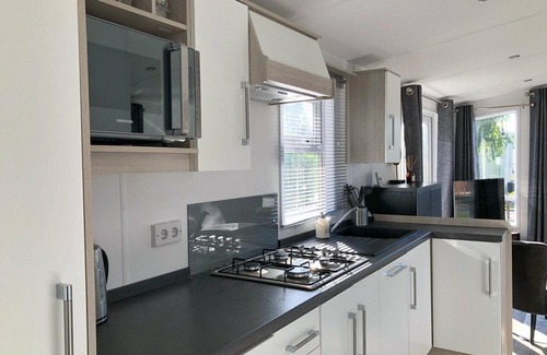 Sint Maarten House | A brand new chalet on the edge of our park with a beautiful view of the Valkkogerdijk.