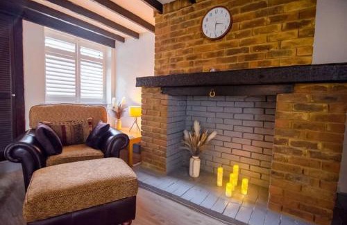 Staines House | A Bright and Spacious Gem