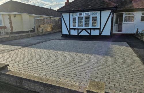 Staines House | A Bright and Spacious Gem