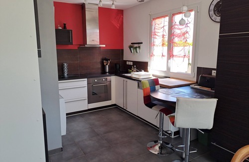 Porspoder House | A/C from 350€: House CLASSIFIED 4*; single-storey, seafront, enclosed garden, pets OK.