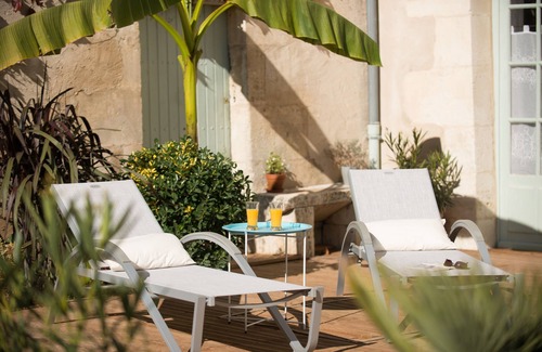 Pont l'Abbe d'Arnoult House | A Charentaise house in the heart of Saintonge