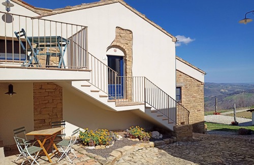 Castiglione Messer Raimondo Apartment | A charming retreat for two in the beautiful Abruzzo countryside