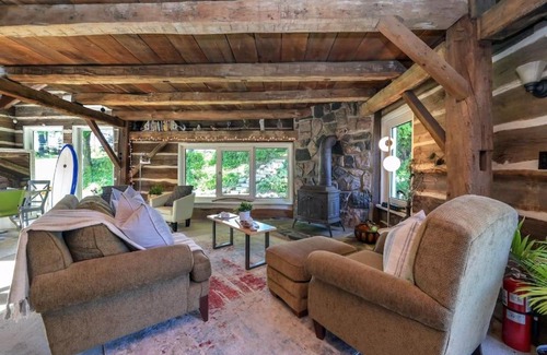 Mono House | A charming, rustic 150 year old Carriage House
