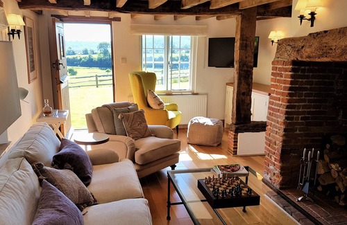Burpham Cottage | A chic country cottage idyllically situated in the glorious Arundel countryside.