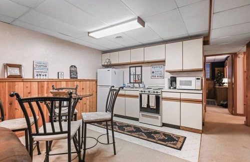 Bessemer House | A Comfortable & Spacious Retreat in the Powderhorn Village