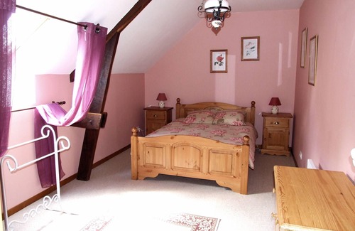 Plumeliau House | A converted milking parlour with heated swimming pool in large safe garden