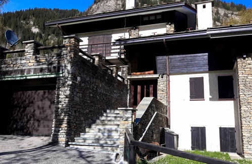 Pre-Saint-Didier Apartment | A corner of peace between greenery and mountains