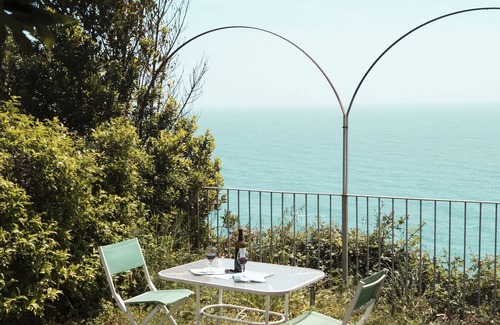 Corniglia House | A CORNER OF PEACE OVERLOOKING THE SEA
