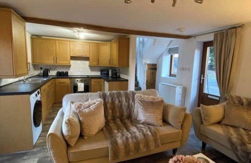 How House | A Cosy 2 Bed Cottage