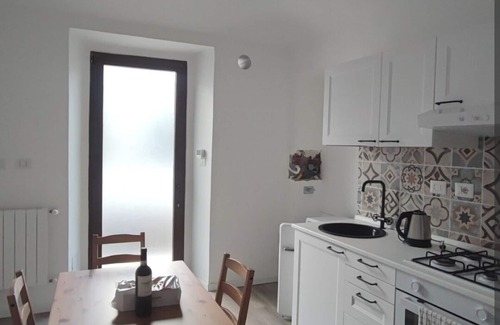 Vittoria Apartment | A cosy apartment in Turin. Suitable for one, two or three people (folding bed).