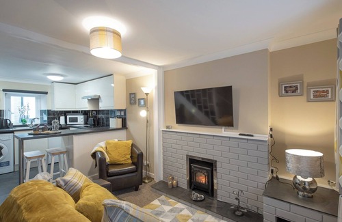 Llanrhystud Cottage | A cosy coastal cottage, offering a beautiful retreat for two.