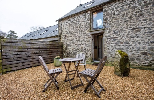 Cardigan House | A cosy country escape for two in the heart of Pembrokeshire