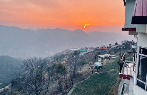 Shimla House | A cosy getaway in the foothills at Shimla, with all the comforts of home!