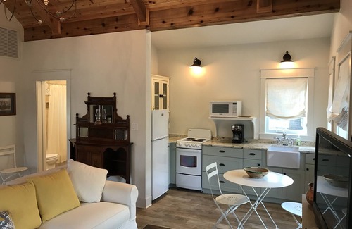 Boerne Cottage | A Country Feel in the Middle of Boerne